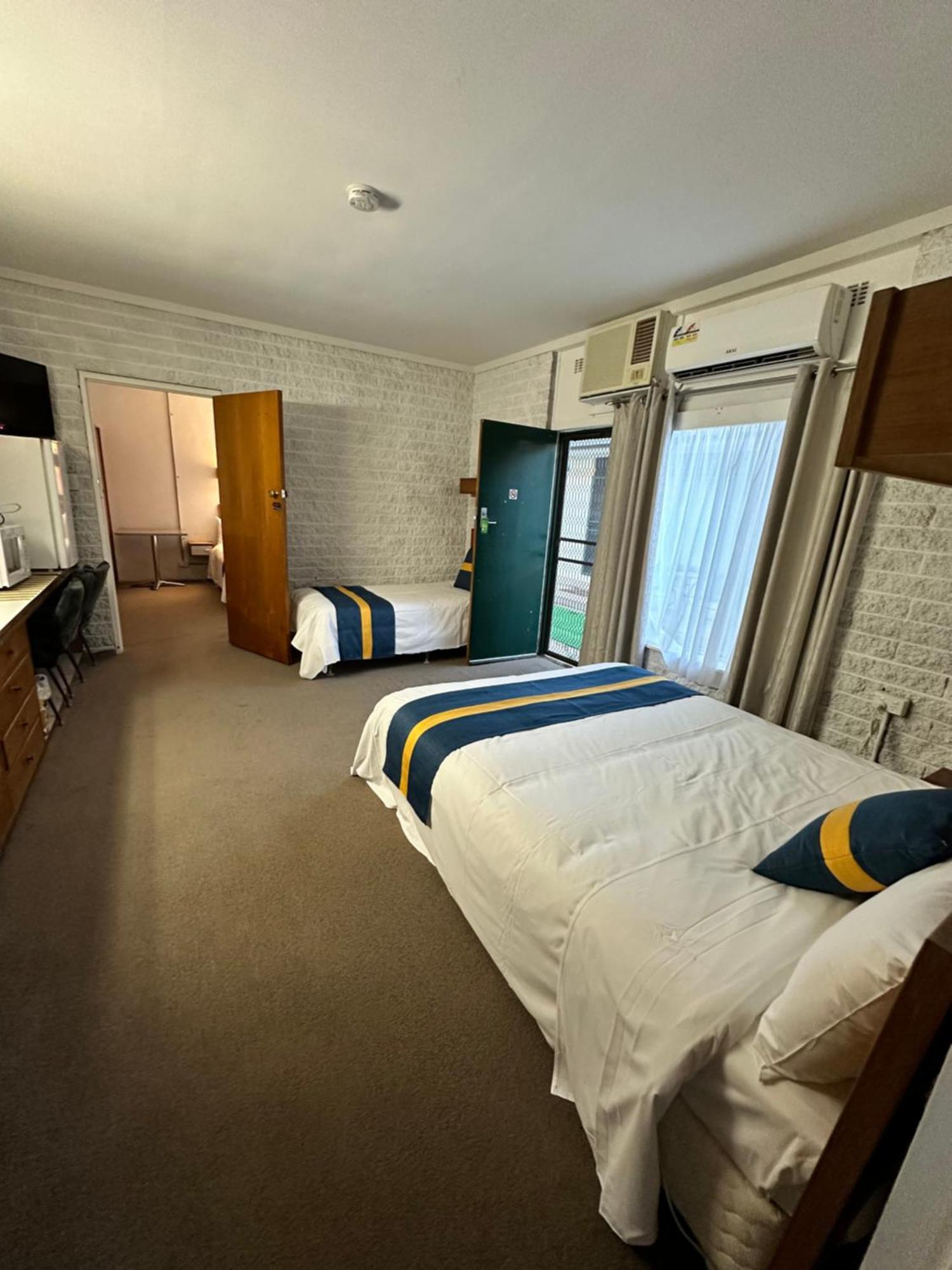 The Shamrock Hotel バルラナルド エクステリア 写真